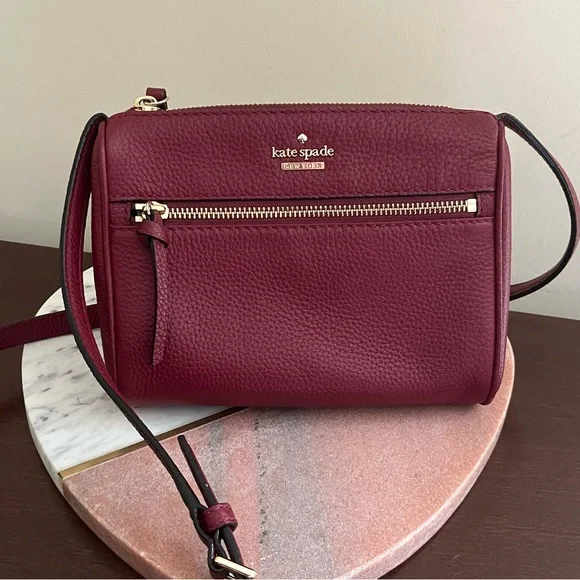 Kate Spade Red Leather Crossbody Purse Gold Hardware - Picture 1 of 11